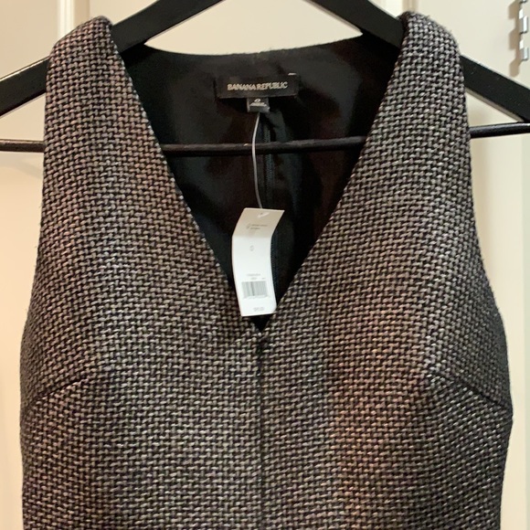 Gorgeous peplum top from Banana Republic - Picture 3 of 4